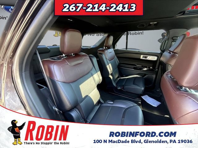 Certified 2024 Ford Explorer Platinum w/ Technology Package AWD/4WD image 24