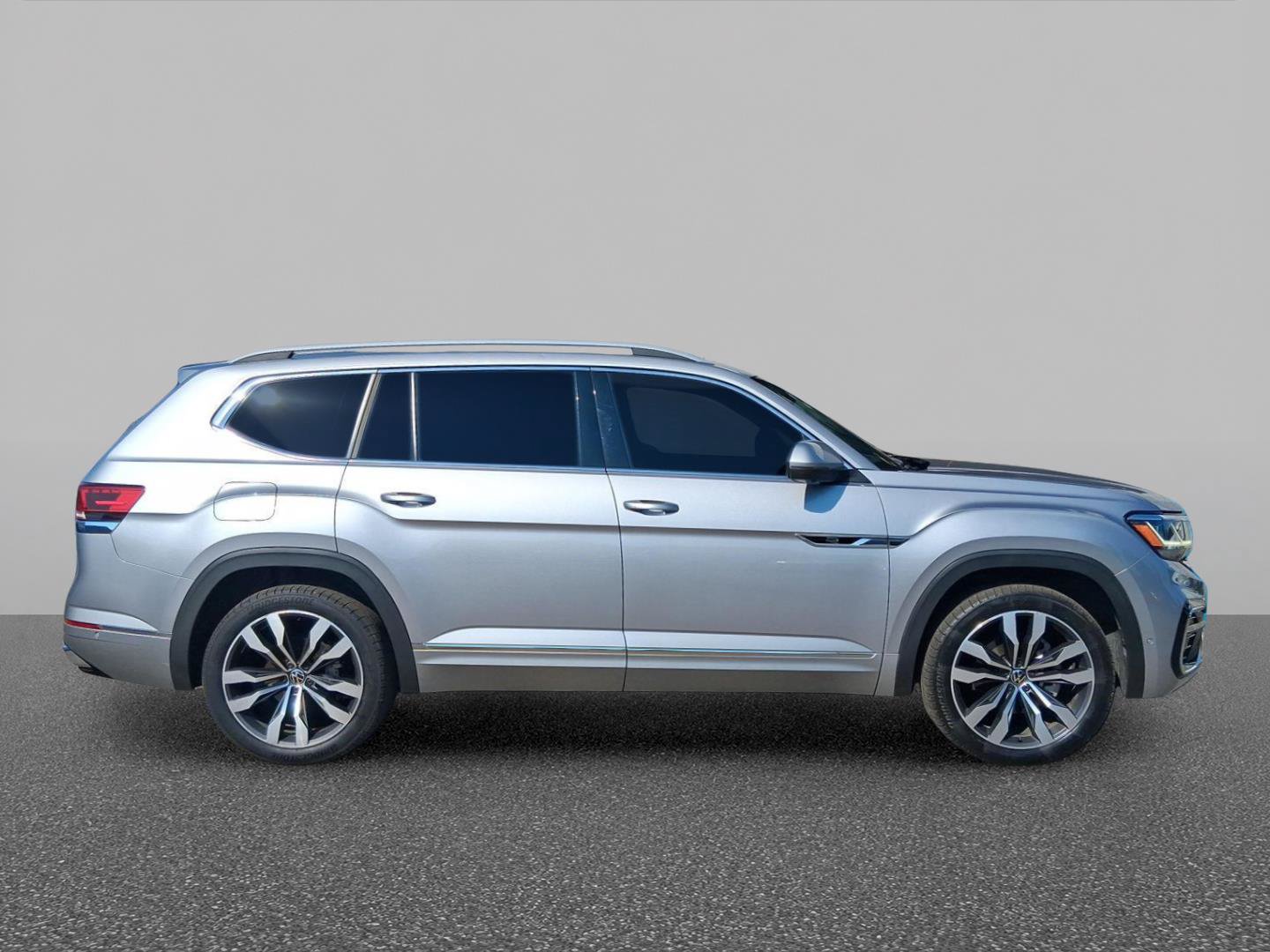 Used 2022 Volkswagen Atlas SEL Premium AWD/4WD image 3