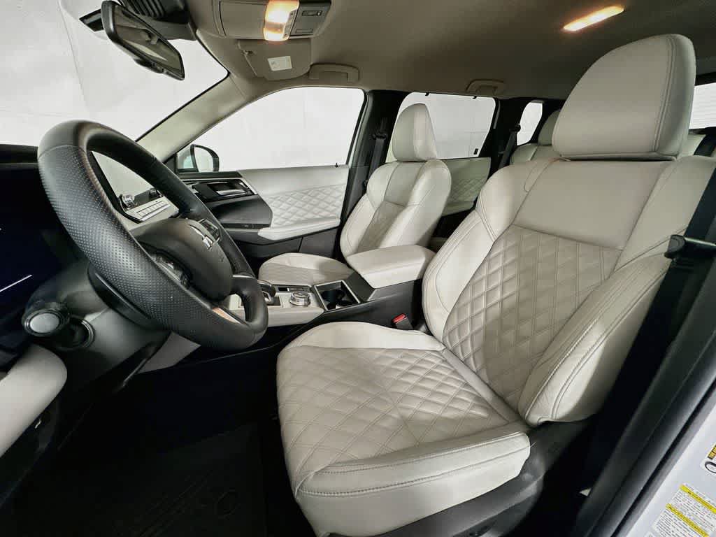 Used 2024 Mitsubishi Outlander SEL FWD image 12