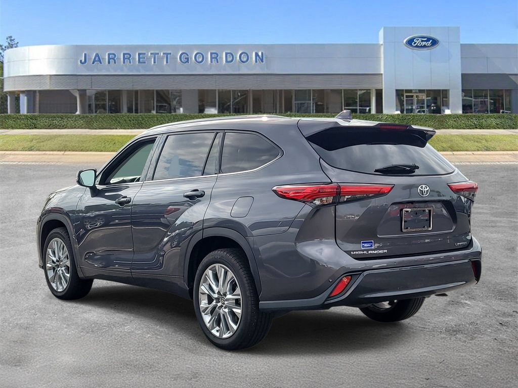 Used 2020 Toyota Highlander Limited FWD image 4