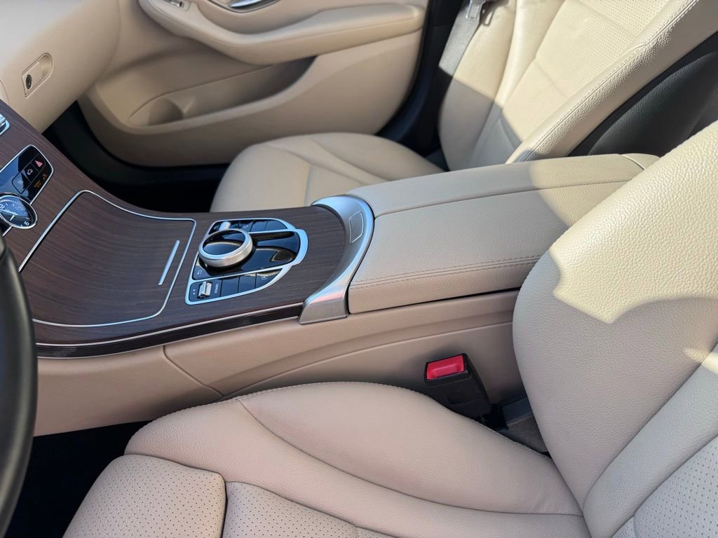 Used 2020 Mercedes-Benz C 300 4MATIC Sedan image 11