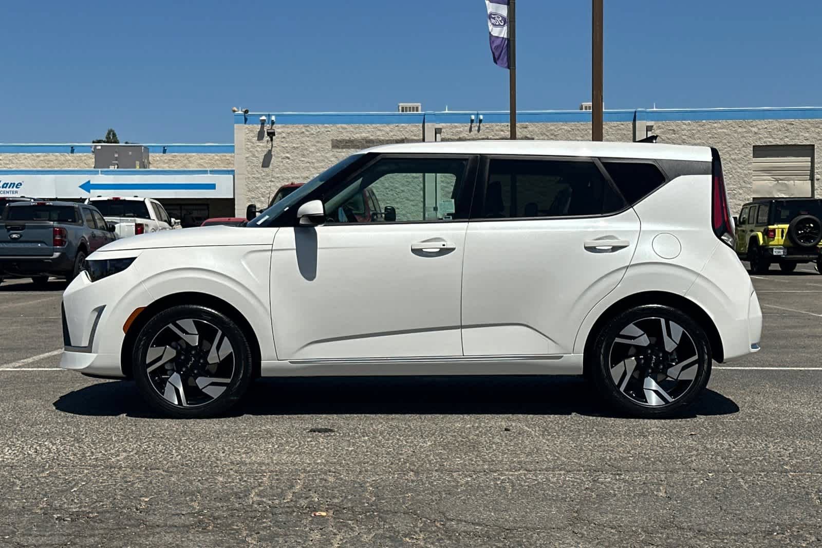 Used 2025 Kia Soul GT-Line FWD image 5
