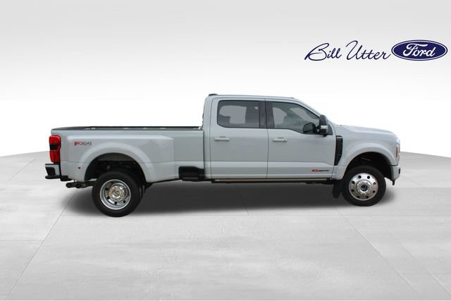 Certified 2025 Ford F450 Platinum w/ FX4 Off-Road Package AWD/4WD image 4
