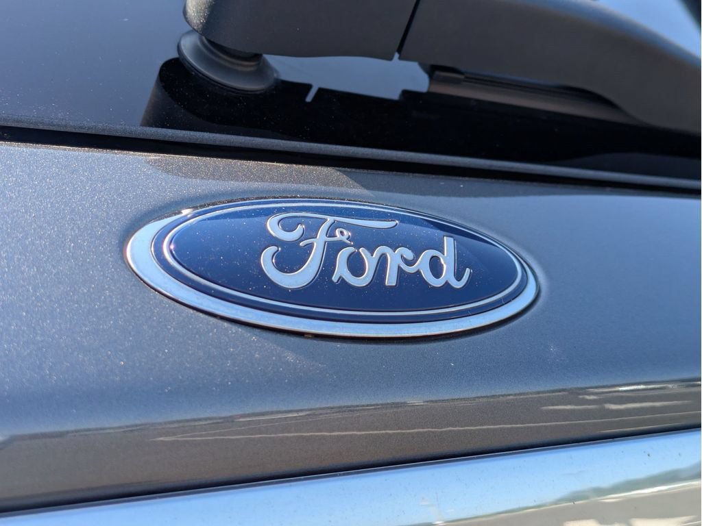 Certified 2023 Ford Explorer Platinum w/ Technology Package AWD/4WD image 8