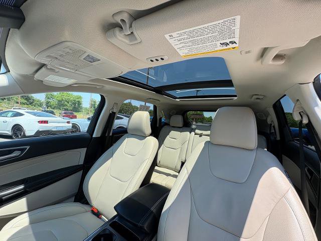 Certified 2022 Ford Edge Titanium AWD/4WD image 12