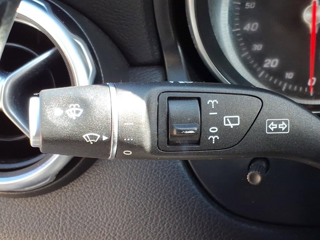 Used 2019 Mercedes-Benz GLA 250 4MATIC image 29