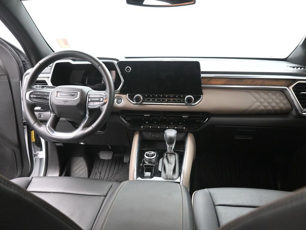 Used 2024 GMC Canyon Denali image 28