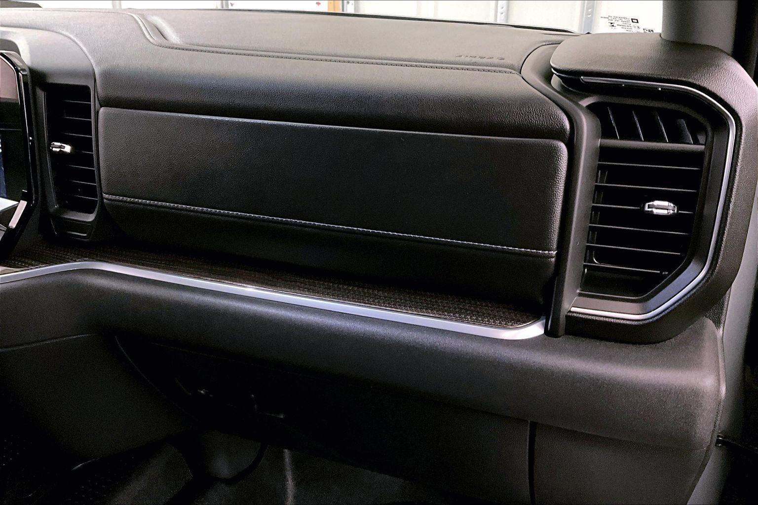 Used 2025 Chevrolet Silverado 1500 LT w/ Safety Package image 15