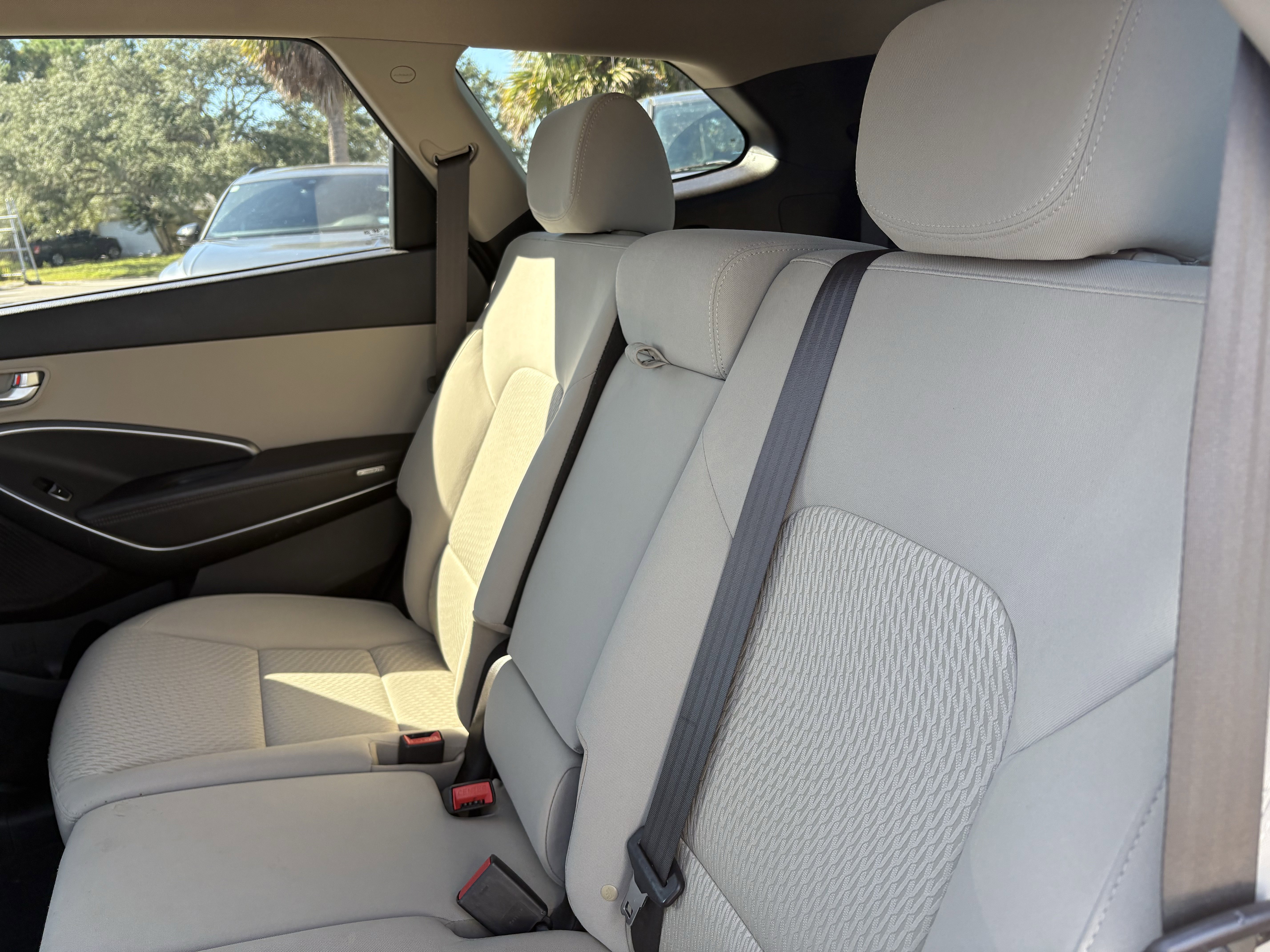 Used 2019 Hyundai Santa Fe XL SE image 18