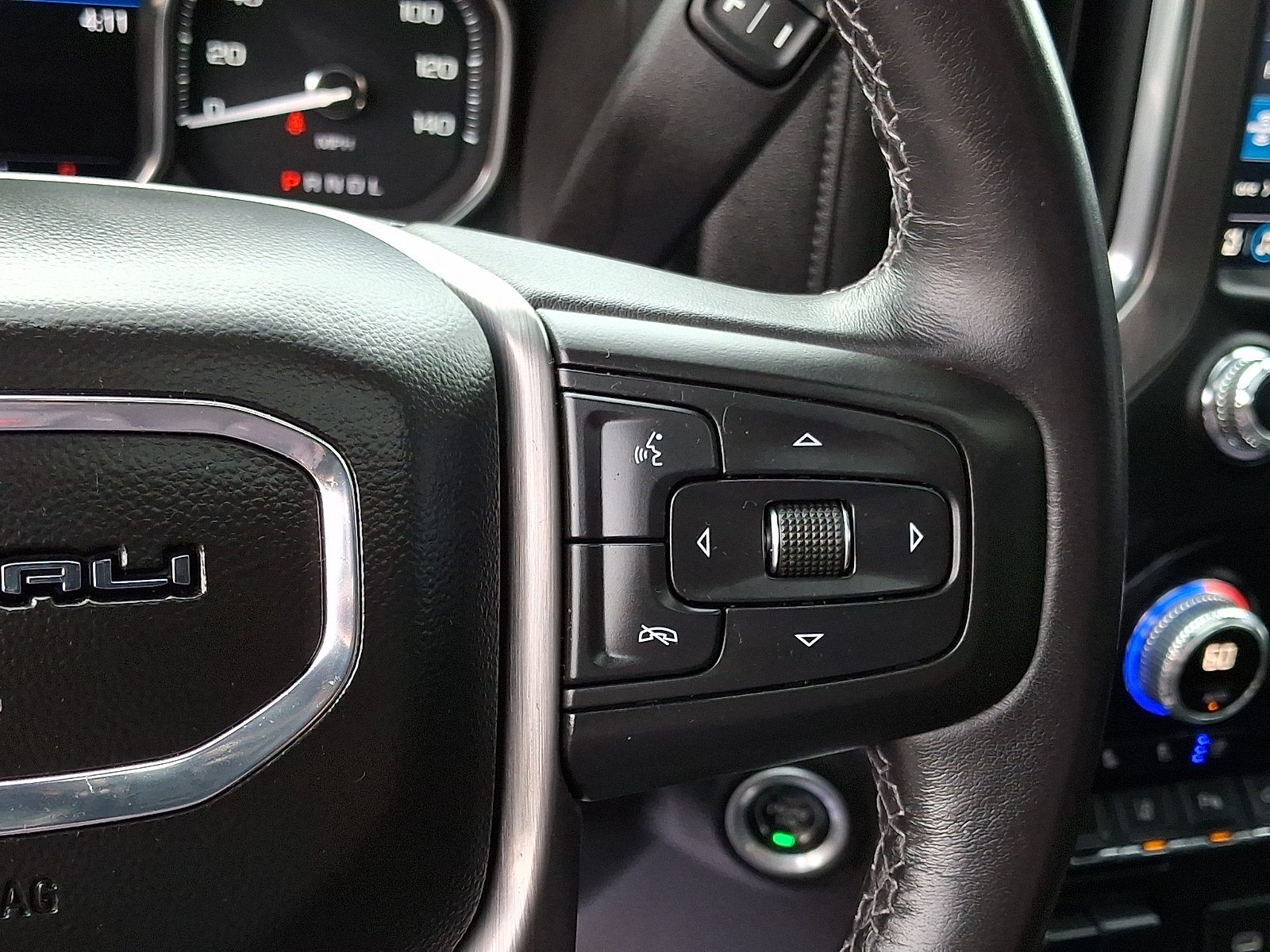 Used 2022 GMC Sierra 2500 Denali w/ Denali Ultimate Package AWD/4WD image 24