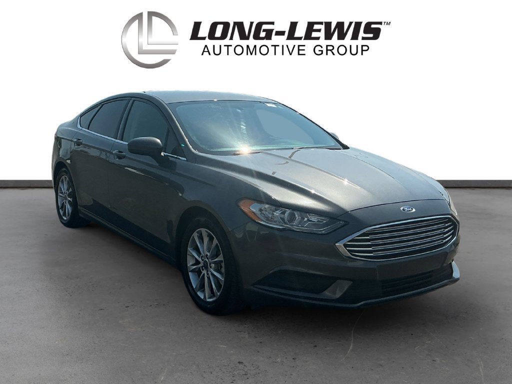 Certified 2017 Ford Fusion SE w/ Fusion SE Technology Package FWD image 10