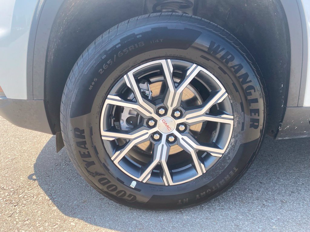 Used 2025 GMC Acadia AT4 AWD/4WD image 3