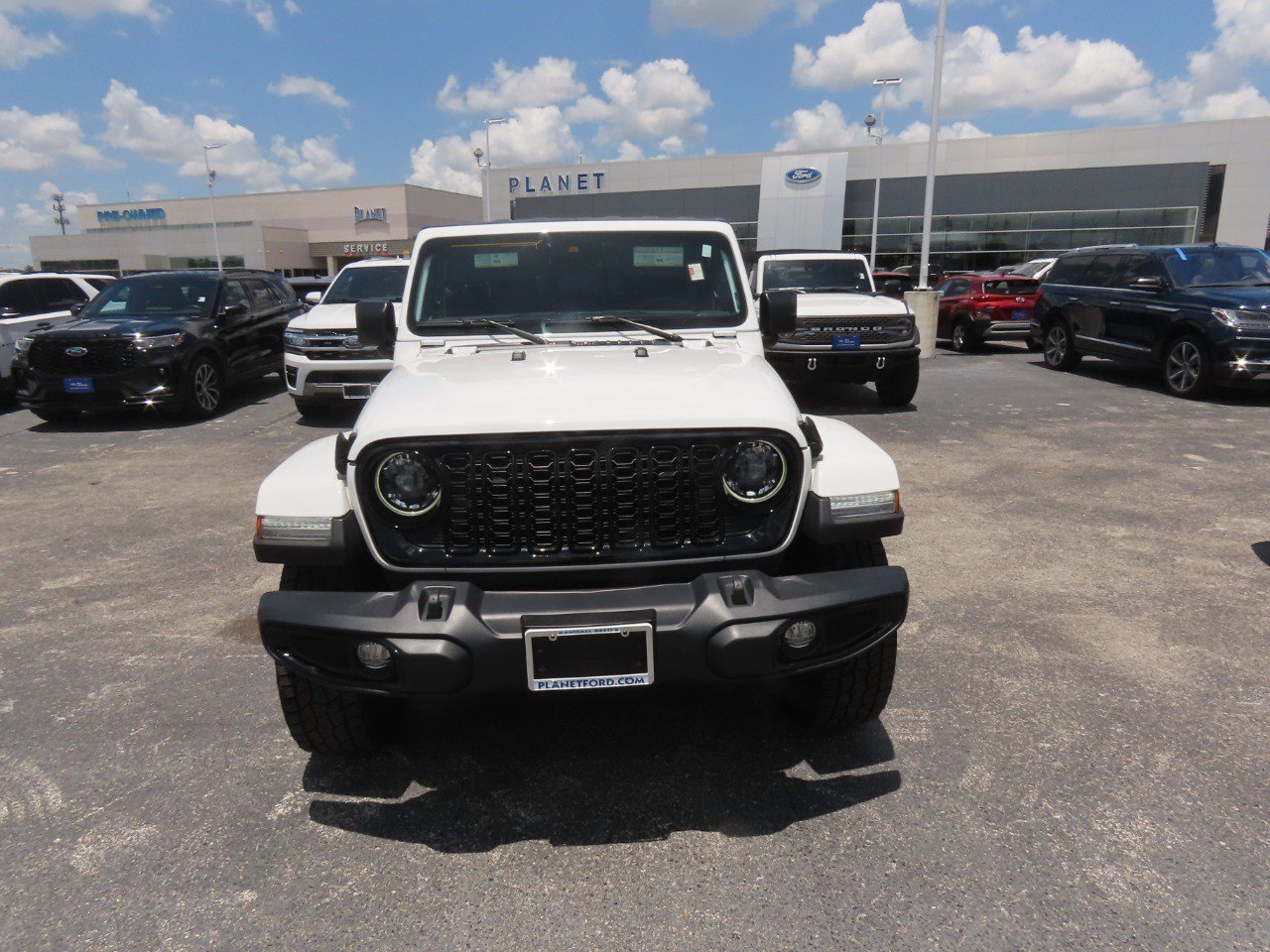Used 2024 Jeep Gladiator Sport AWD/4WD image 5