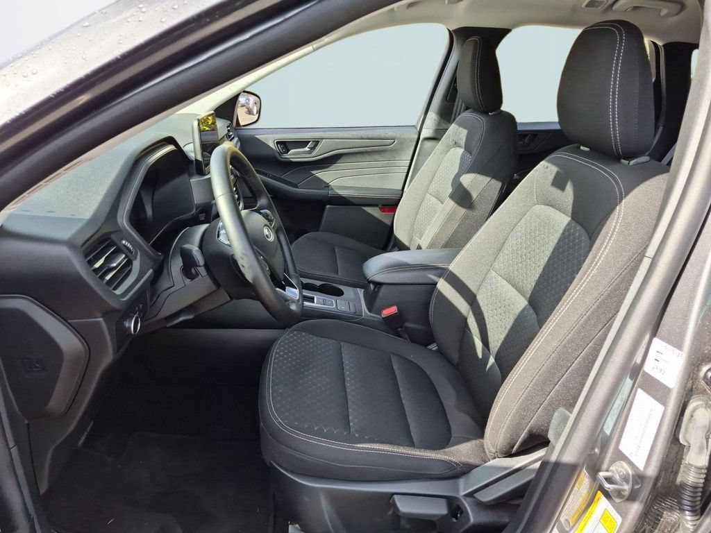 Certified 2025 Ford Escape Active AWD/4WD image 21