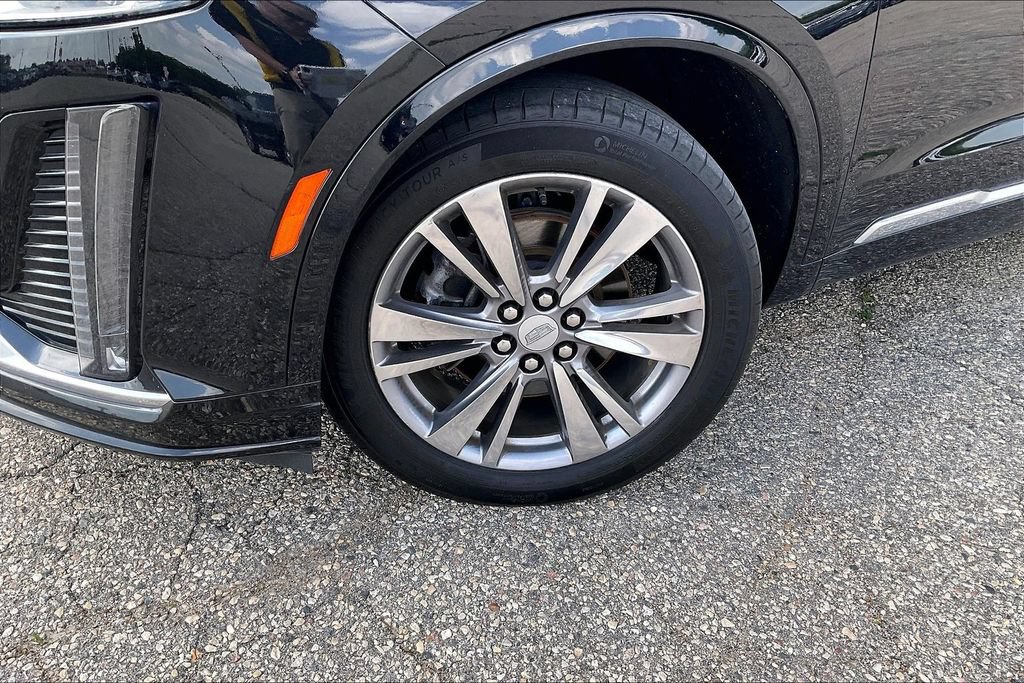 Used 2024 Cadillac XT6 Premium Luxury AWD/4WD image 4