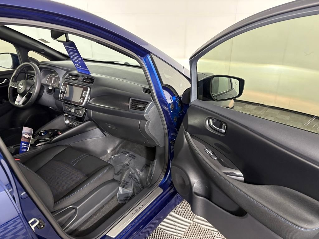Used 2025 Nissan Leaf SV Plus image 34