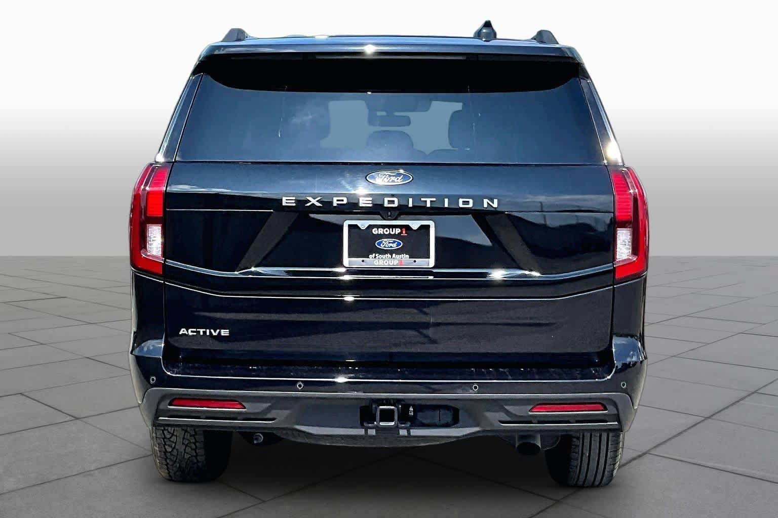 Certified 2025 Ford Expedition Active RWD image 5