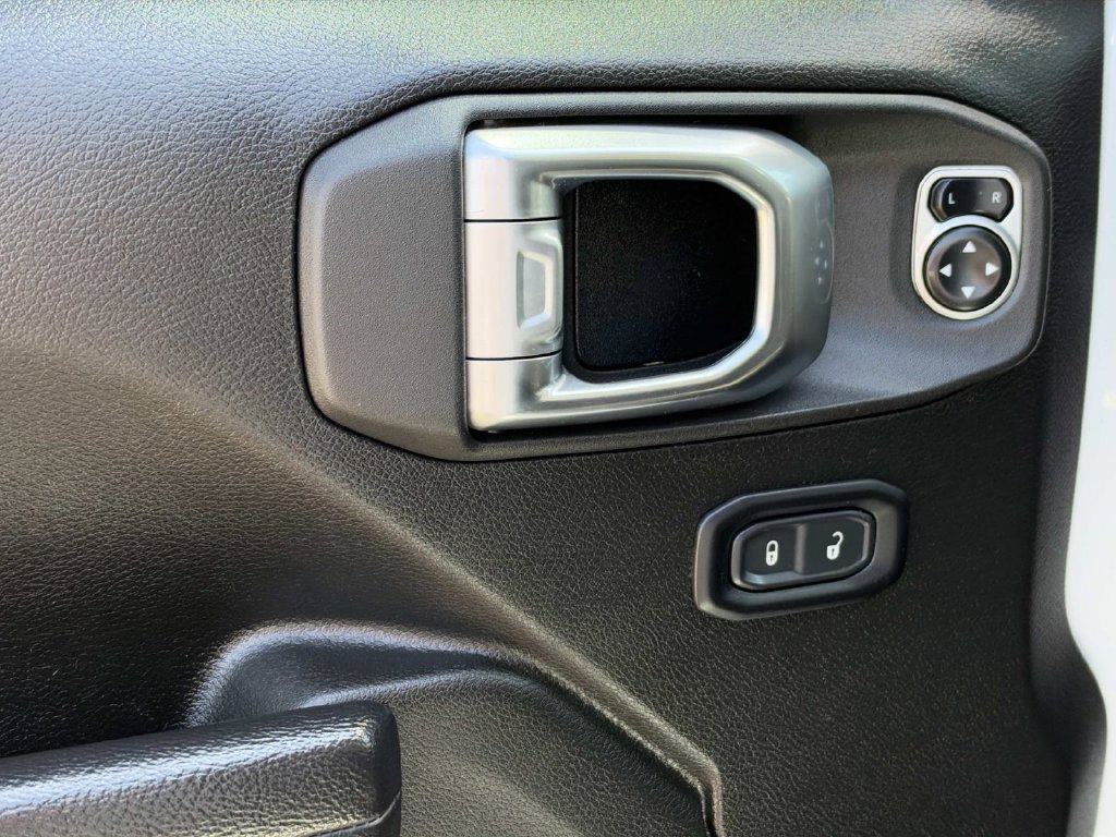 Used 2023 Jeep Gladiator Sport AWD/4WD image 24