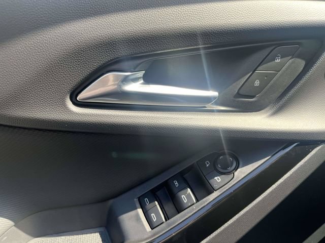 Used 2026 Chevrolet Equinox LT w/ Safety and Technology Package FWD image 18