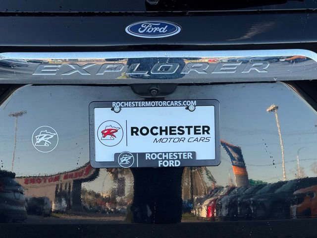 Certified 2023 Ford Explorer XLT w/ Equipment Group 202A AWD/4WD image 44