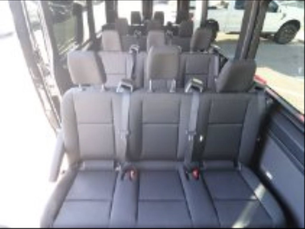 Used 2025 Mercedes-Benz Sprinter 2500 image 9