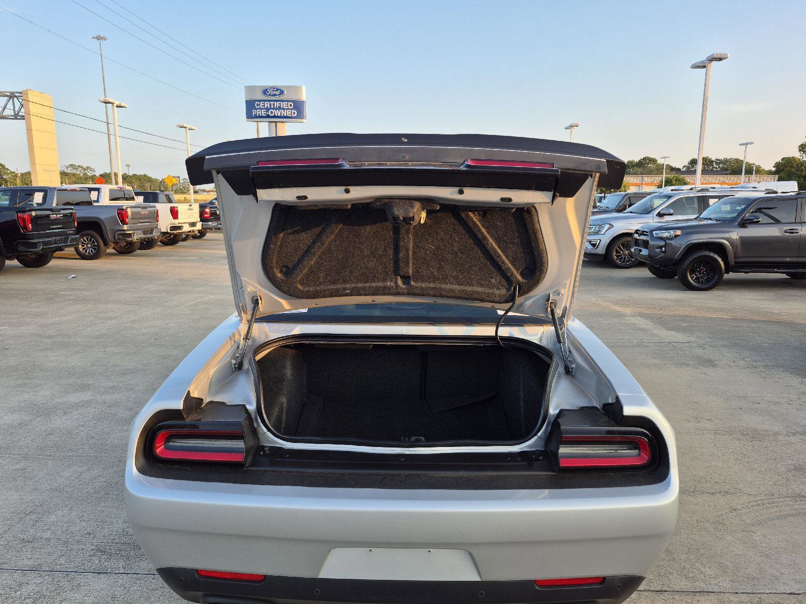 Used 2022 Dodge Challenger GT w/ Blacktop Package image 10