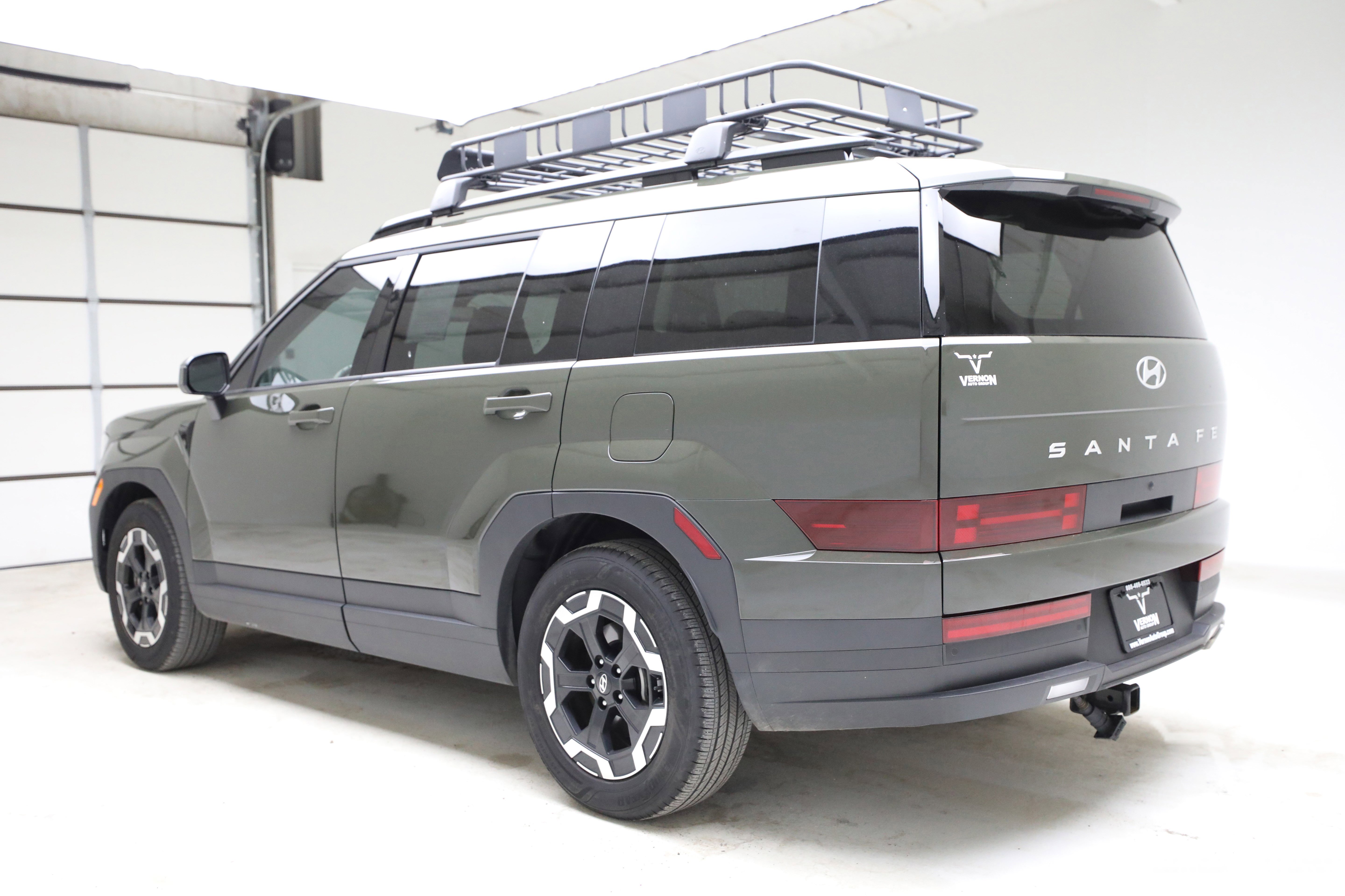 Used 2025 Hyundai Santa Fe SEL FWD image 3