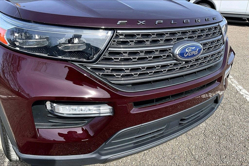 Certified 2022 Ford Explorer XLT w/ Equipment Group 202A AWD/4WD image 29
