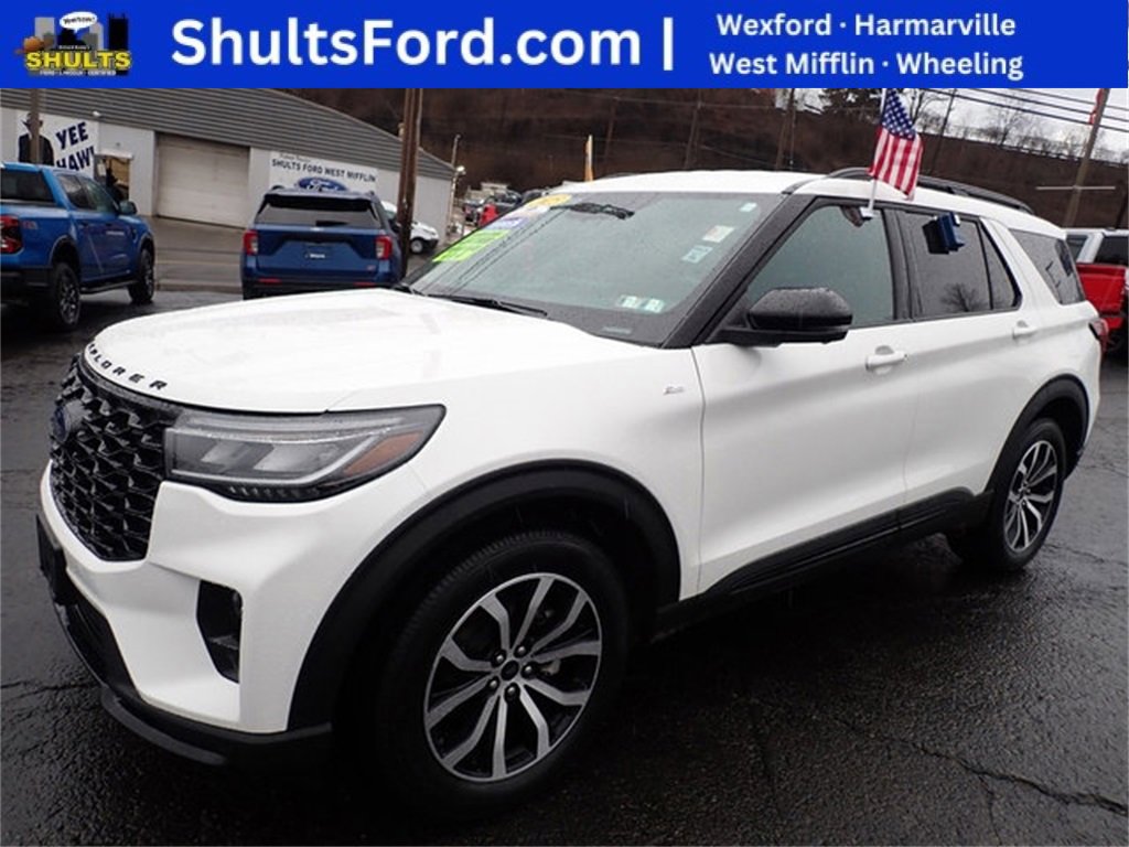 Certified 2025 Ford Explorer ST-Line image 1