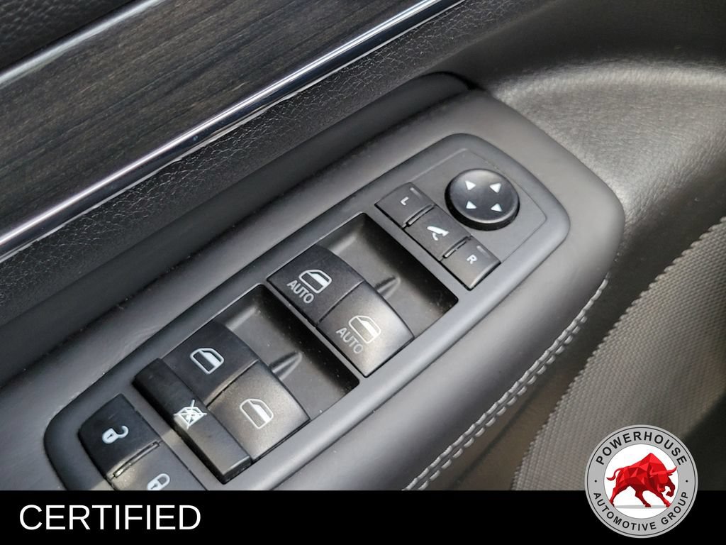 Used 2020 Jeep Grand Cherokee Overland RWD image 28