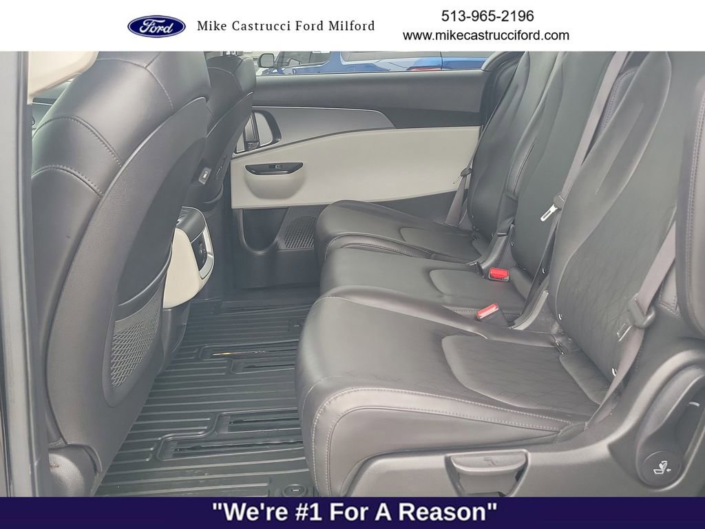Used 2023 Kia Carnival LX FWD image 22