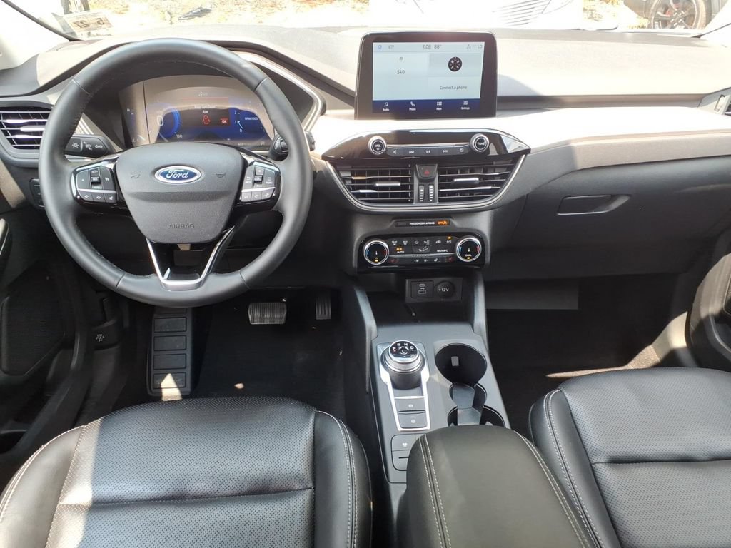 Certified 2022 Ford Escape SEL w/ Technology Package AWD/4WD image 6