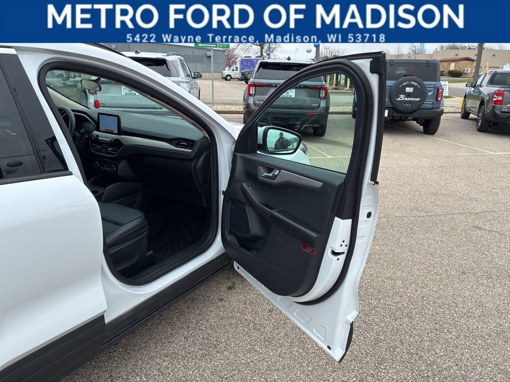 Certified 2020 Ford Escape SEL image 42