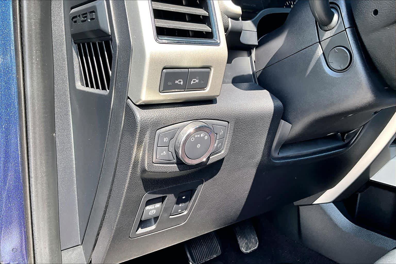 Certified 2019 Ford F150 Lariat w/ Equipment Group 502A Luxury AWD/4WD image 37
