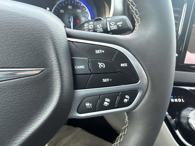 Used 2024 Chrysler Pacifica Touring-L FWD image 34
