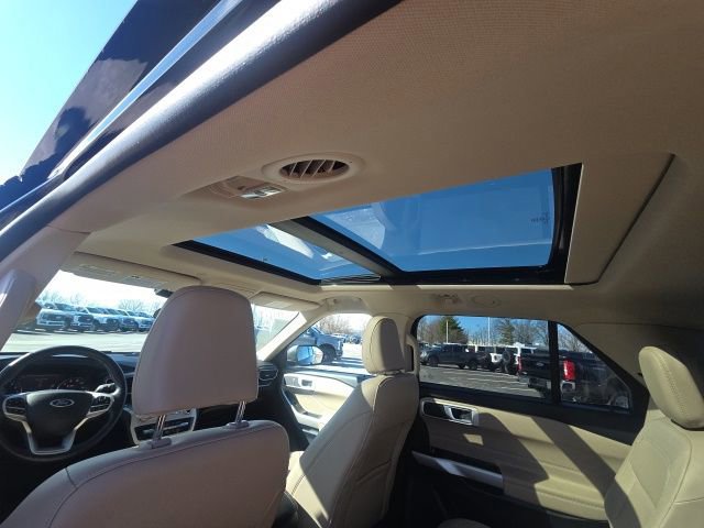 Certified 2023 Ford Explorer XLT w/ Equipment Group 202A image 25