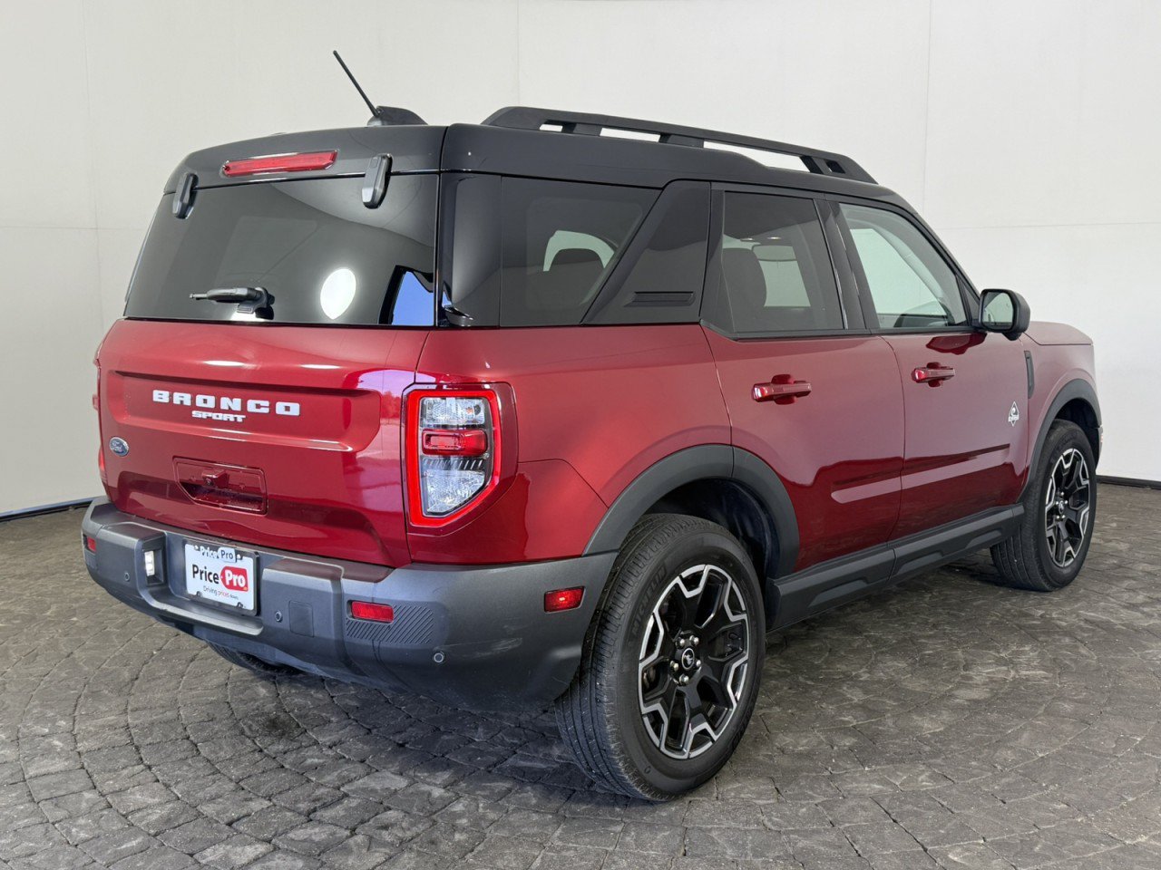 Certified 2025 Ford Bronco Sport Outer Banks w/ Outer Banks Tech Package+ AWD/4WD image 9