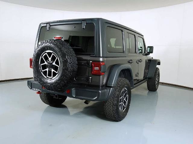 Used 2025 Jeep Wrangler Unlimited Rubicon AWD/4WD image 3