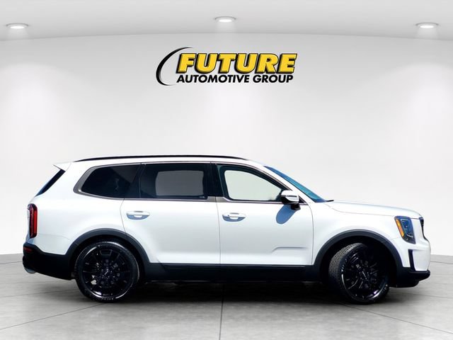 Used 2022 Kia Telluride SX w/ Nightfall Edition Package AWD/4WD image 3