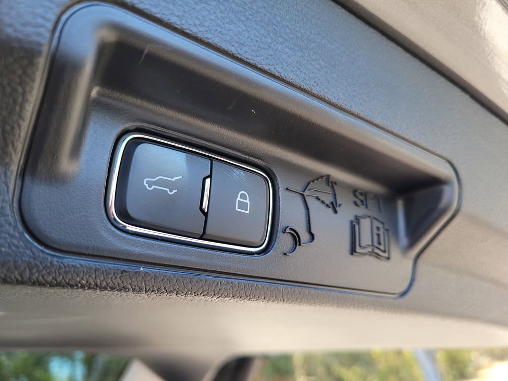 Certified 2025 Ford Explorer Active image 8