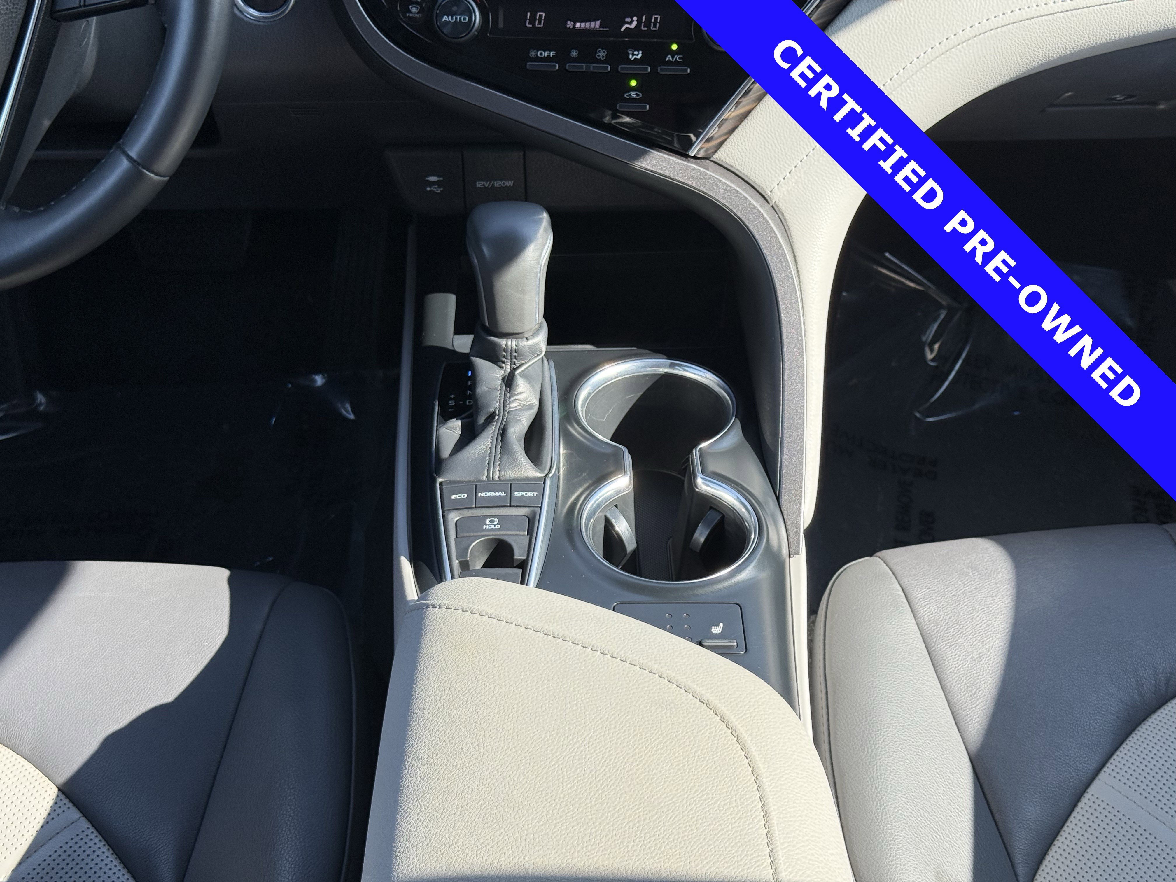 Used 2018 Toyota Camry XLE image 17