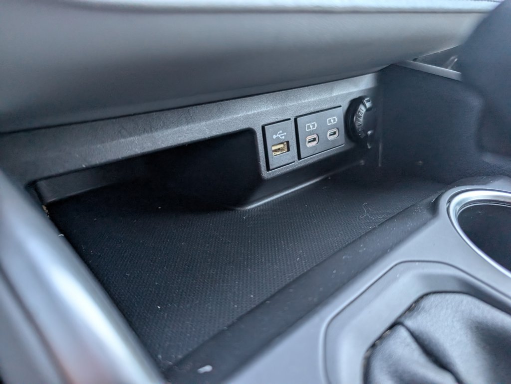 Used 2023 Toyota Highlander XLE FWD image 24