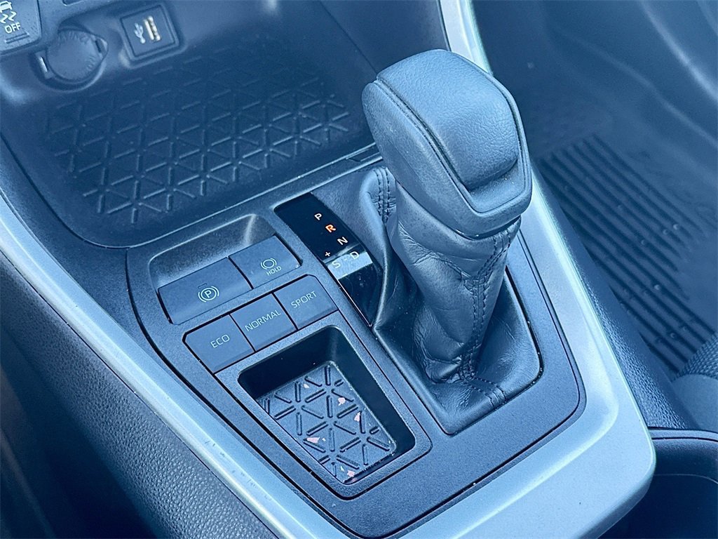 Used 2023 Toyota RAV4 LE image 22