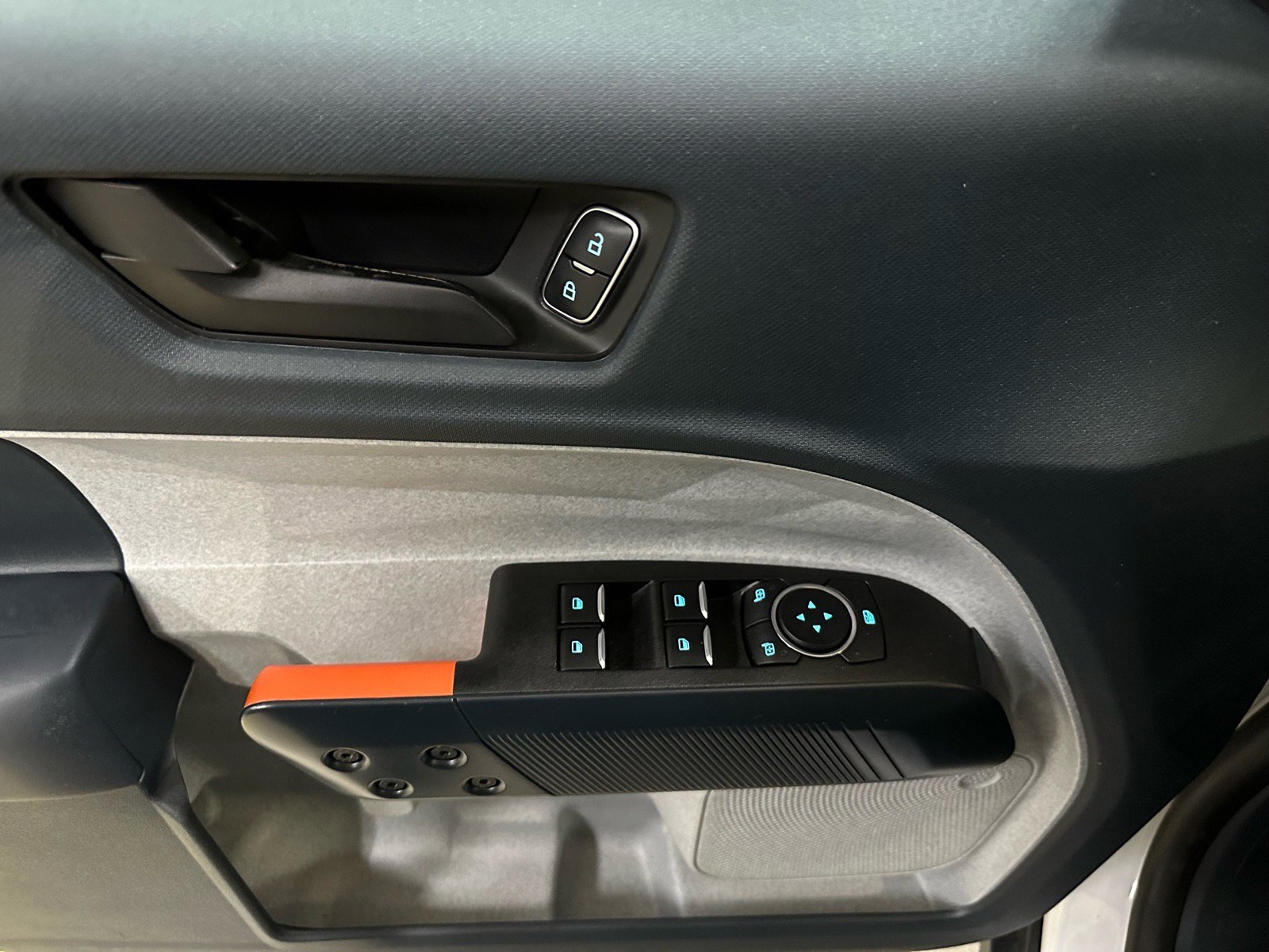 Certified 2024 Ford Maverick XLT image 18