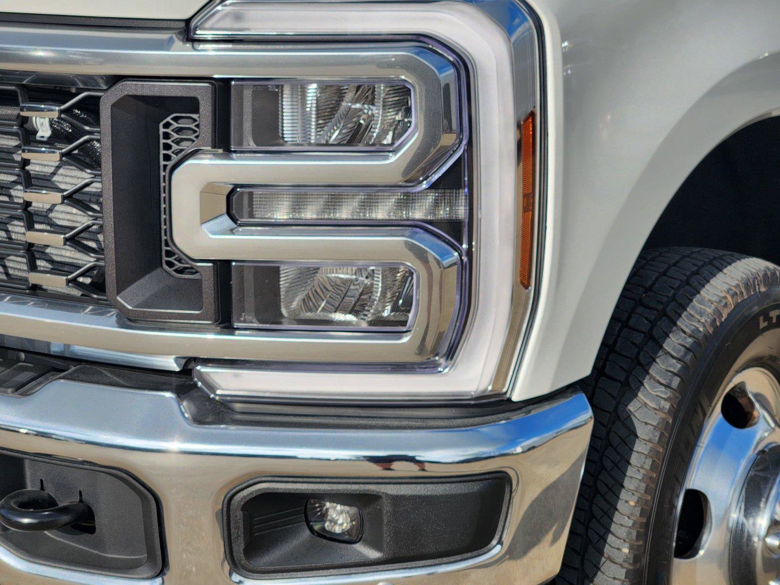 Certified 2025 Ford F350 Lariat w/ Lariat Ultimate Package AWD/4WD image 8