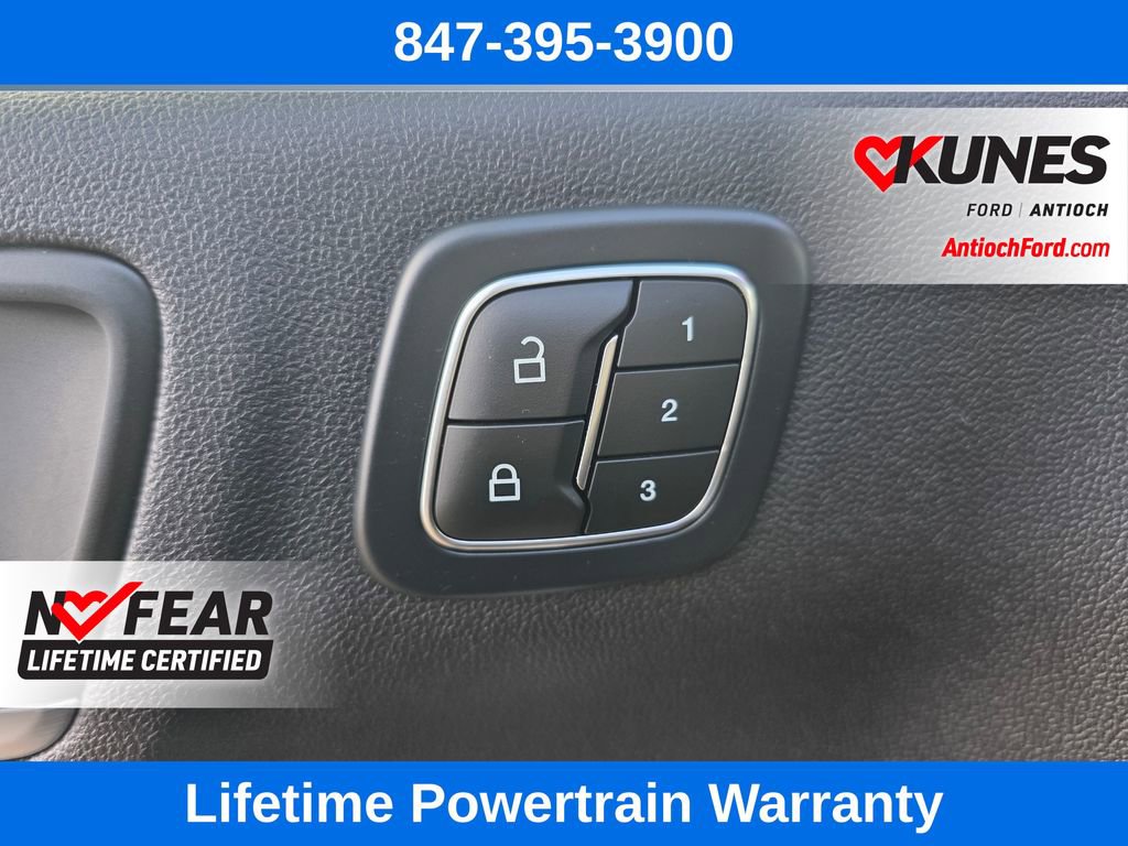 Certified 2025 Ford Escape Platinum w/ Premium Technology Package image 22