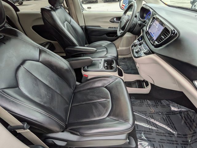 Used 2023 Chrysler Pacifica Touring-L FWD image 28