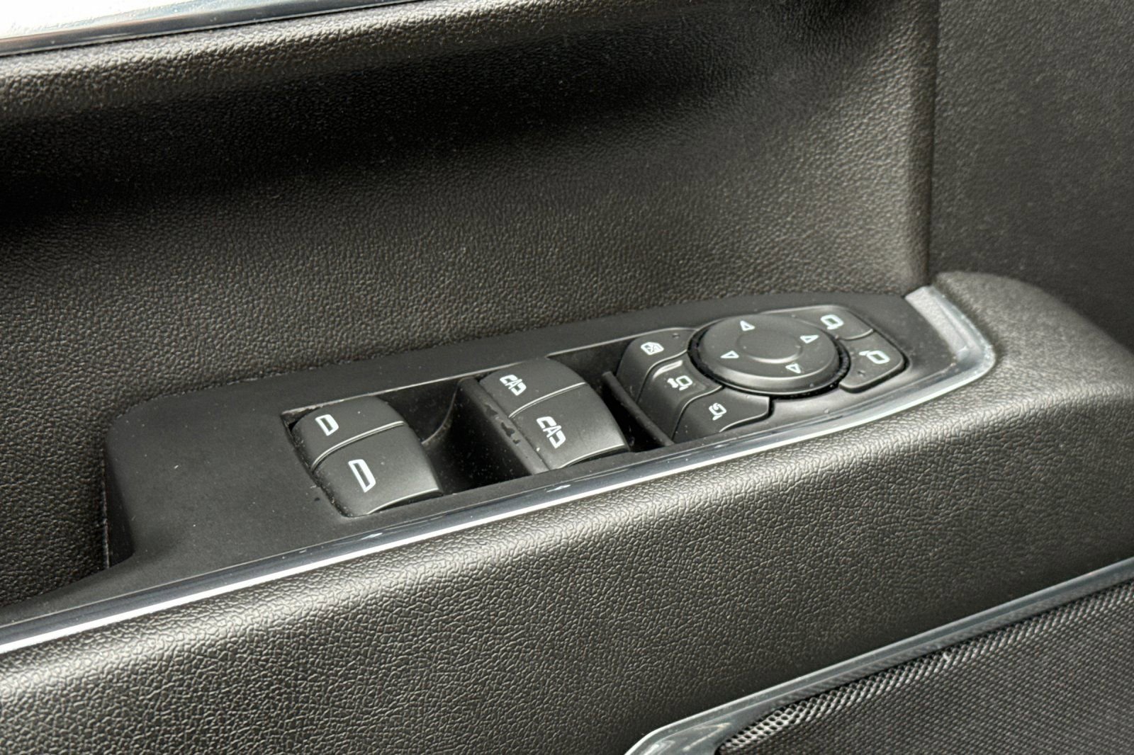 Used 2024 Chevrolet Silverado 2500 LTZ image 12