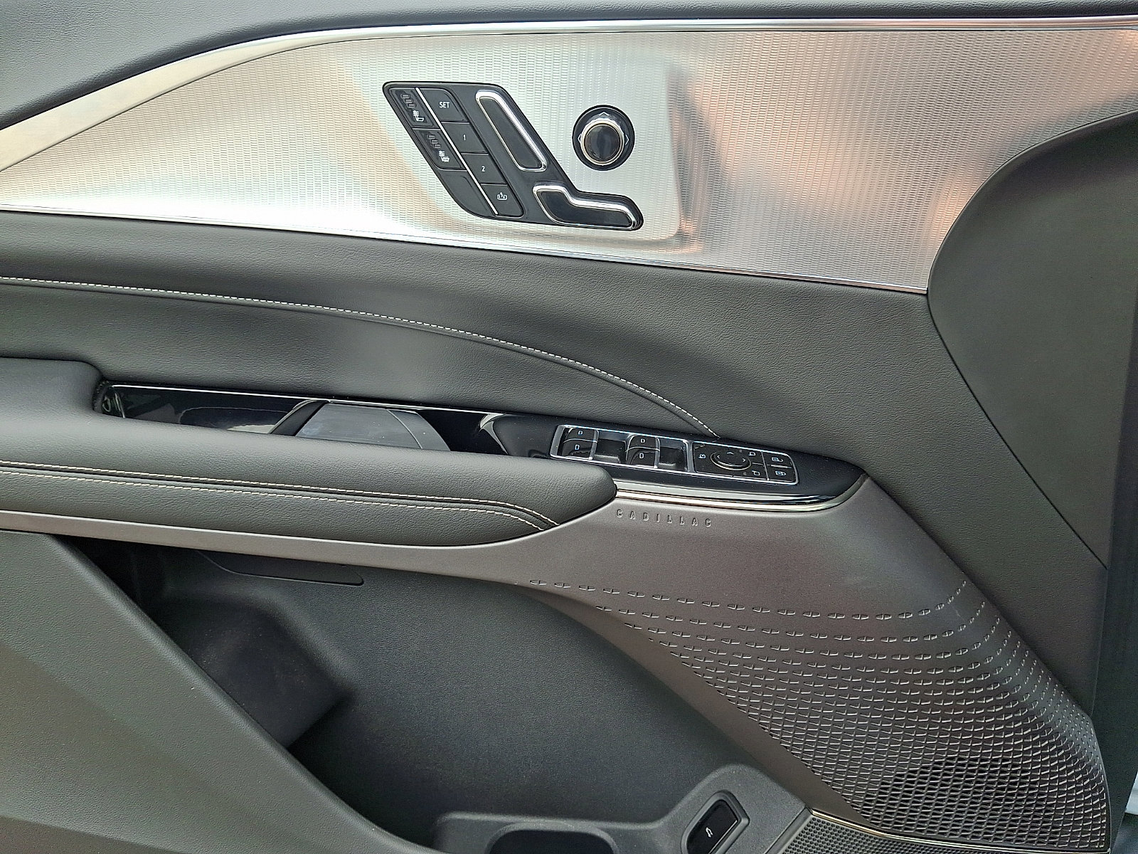 Used 2024 Cadillac Lyriq Tech w/ Driver Assist Package image 20