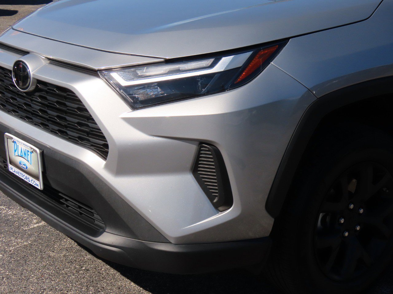 Used 2024 Toyota RAV4 LE image 9